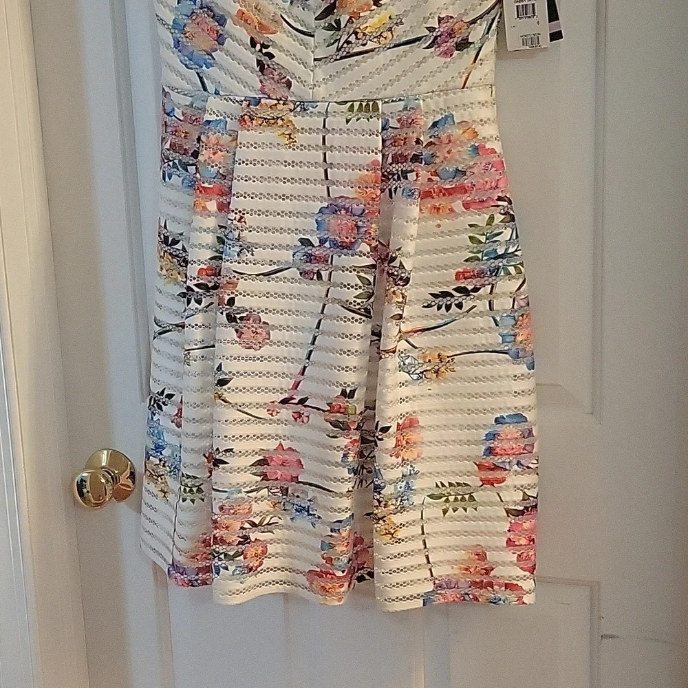 Gabby Skye ivory floral fit and flare tank dress 6 - Picture 3 of 16